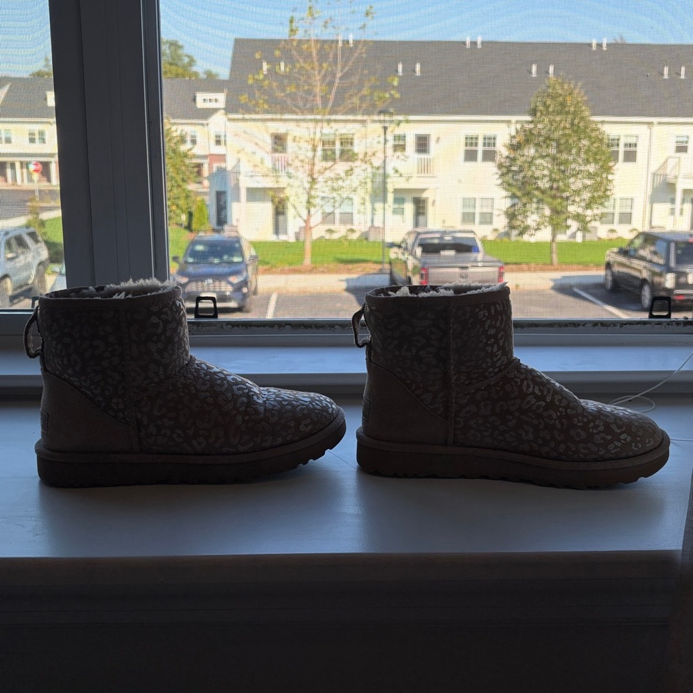 UGG Classic Mini in Snow Leopard - Picture 6 of 8